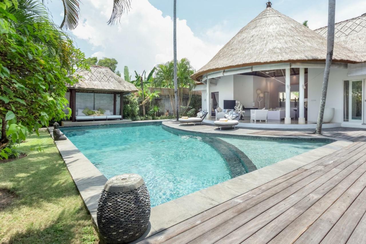 Villa Bliss A Paradise Of Three Independent Villas विला *